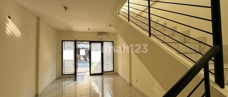 ruko murah bagus 2 lantai lt 57 lb 86 legenda wisata siap huni 1