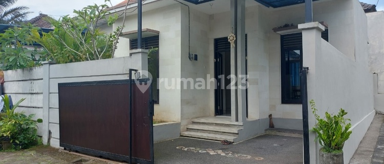 Hunian Minimalis Dekat Jalan Raya Di Penarungan Badung  1