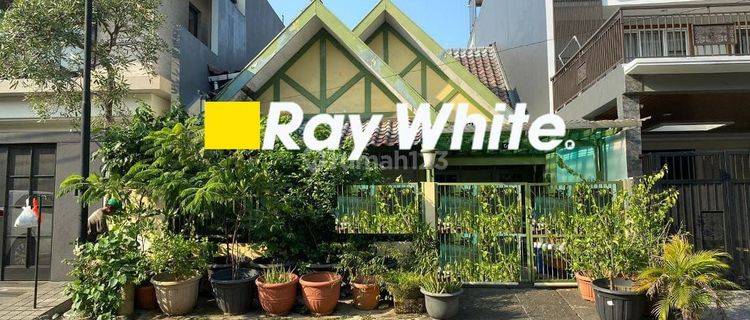 Dijual rumah lama hitung tanah kawasan puri indah  1