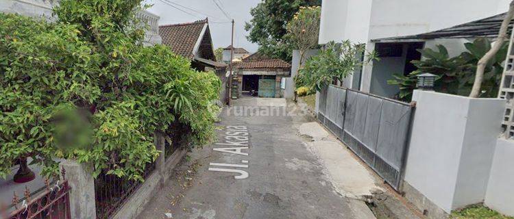 Land for sale on Jalan Akasia Denpasar 300 m2 near the Warmadewa campus 1