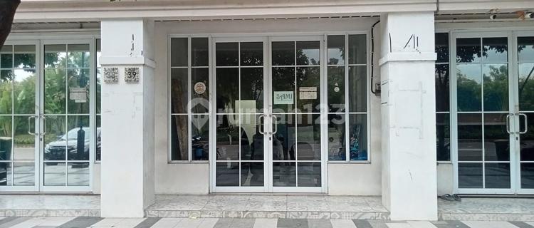 3-story shophouse ready for occupancy, on Movieland Street, Jababeka near the industrial area, President University. 1