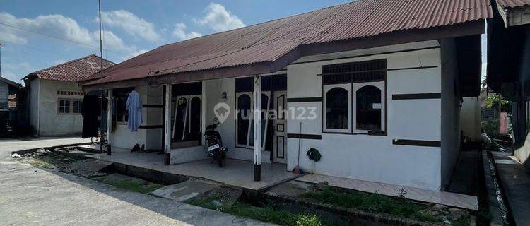 Dijual 2 unit rumah petak jl. adi sucipto gg Gotong royong Pekanbaru 1