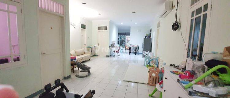 Rumah Sewa LT 200 LB 180. 3kT +1. Km 2+1. Siap Huni Unfurnished 1