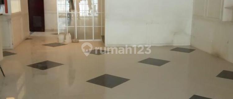 RUKO 4 LANTAI  DISEWAKAN DI MENTENG 1