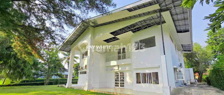 Dijual Villa, Jl. Rancamaya, Bogor 1