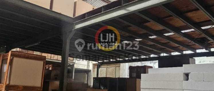 Warehouse or factory building in Terboyo 1