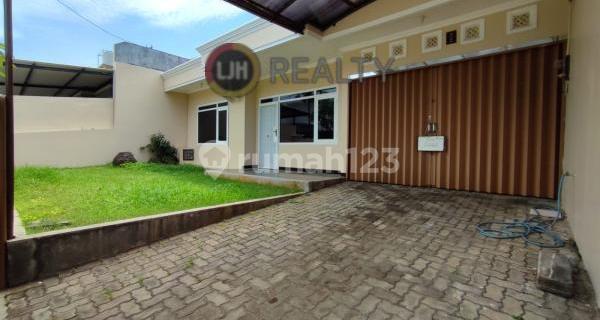 Rumah bagus di Puri Eksekutif 1