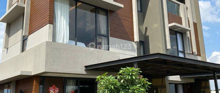 Rumah 3 Lantai di Summarecon Punya Attic Room Harga Dibawah 1M  1