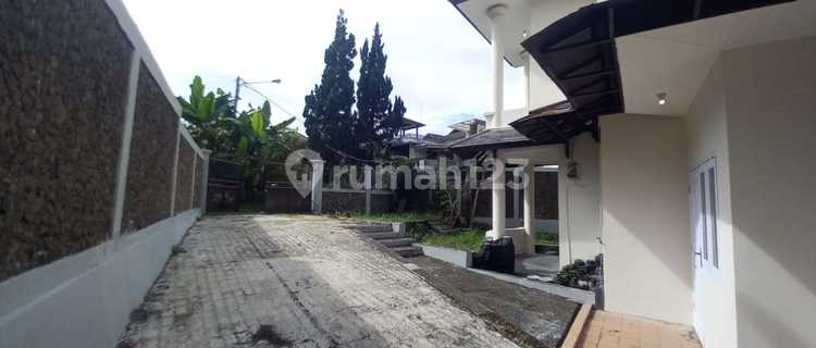 Large House Ready to Occupied in Cipaku, Bandung 1