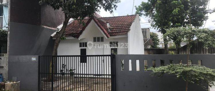 Rumah Dengan Tanah Besar di Gardenia Grand Depok City 1