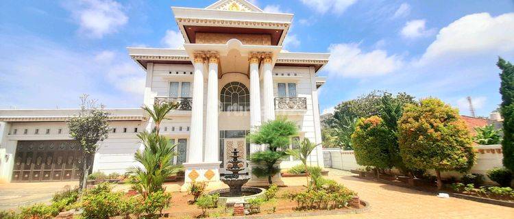 Sewa Rumah Mewah Furnist Plus Kolam Renang 1