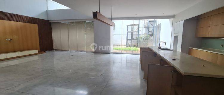 Rumah Semi Furnished di Perumahan Intercon Kebon Jeruk Jakarta Siap Huni 1