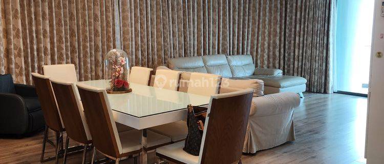 Apartemen St Moritz Tower New Presidential 3 Kt Furnished Lantai Sedang Puri Indah Jakarta Barat 1