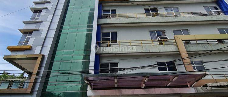 Hotel Bintang Tiga Lokasi Premium Jakarta Pusat 1