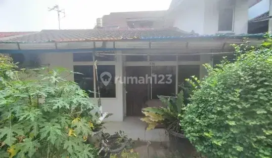 Rumah Tua Hitung Tanah di Dalam Perumahan Puri Indah Jakarta Barat 1