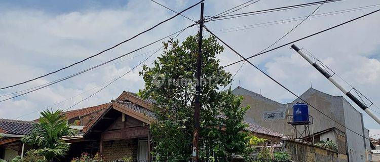 Rumah sudut halaman luas di pertamina ondok ranji ciputat 1