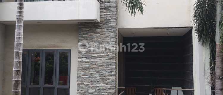 4-Story House / Below NJOP 1