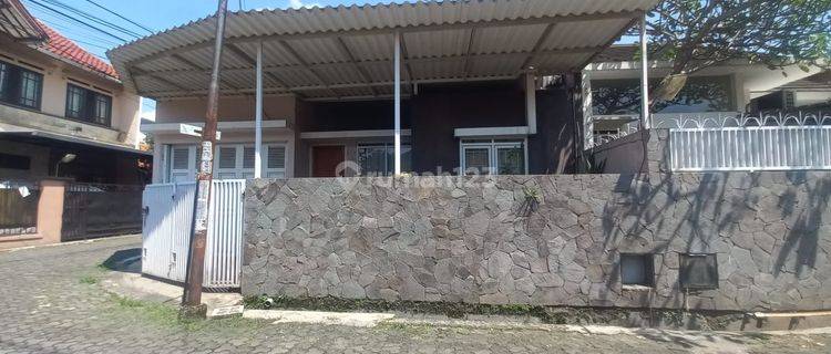 Dijual Rumah Siap Huni, Posisi Hoek Komplek Margahayu Raya Kota Bandung 1