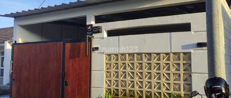 Jual cepat, rumah bagus, full furniture cluster Alam Sanggar Indah Cihampelas 1