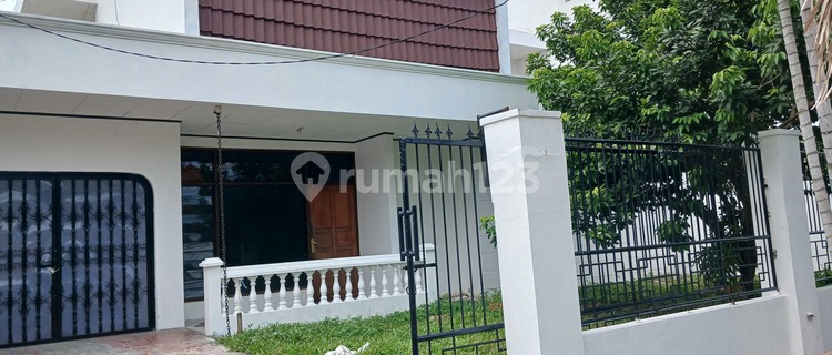 CINERE MEGAPOLITAN, BLOCK M IN A READY-TO-OCCUPY COMPLEX, CERTIFICATE OF OWNERSHIP, LAND AREA 350, BUILDING AREA 320, TWO-STORY, STRATEGIC LOCATION IN FRONT OF A WIDE TWO-LANE ROAD (FOUR-CAR LANE), CAN BE USED FOR OFFICES, BUSINESS, OR PERSONAL USE, FLOOD-FREE FOREVER. 1