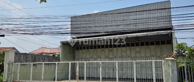 Ruko Startegis Siap Pakai untuk Usaha di Jalan Gajah Raya 1