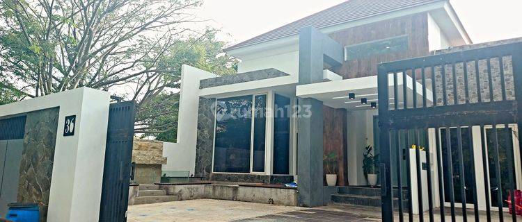 Rumah Jalan Padma Boulevard Utara Semarang Barat 1