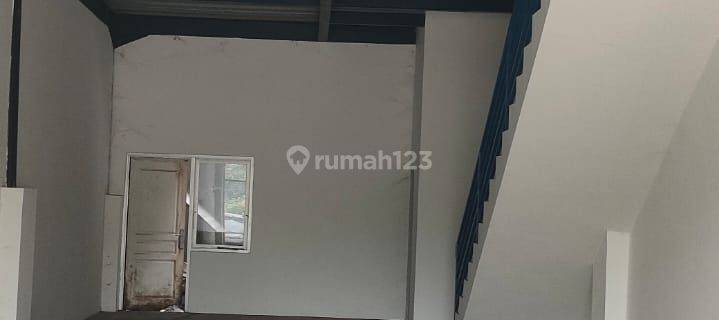 Ruko 3 lantai di komp pergudangan Samarinda 1