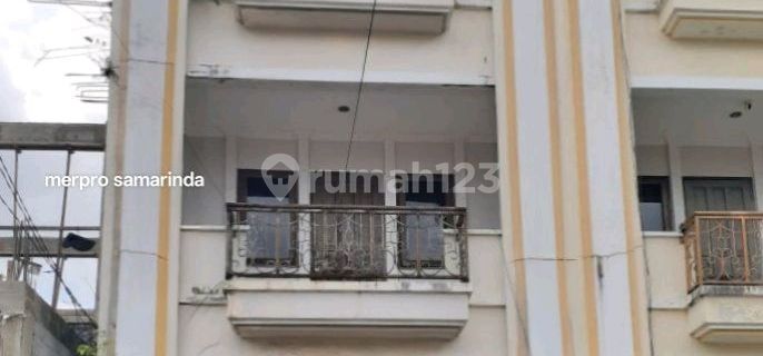 3-Story Shop House in Samarinda City 1