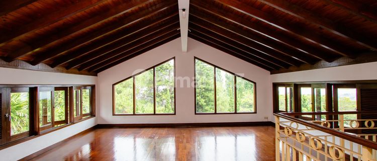 Three-Story Villa in Padasaluyu Semi-Furnished 1