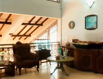 Turun Harga! Rumah Besar di Sayap Sarijadi Gegerkalong Bonus Kolam Ikan 1