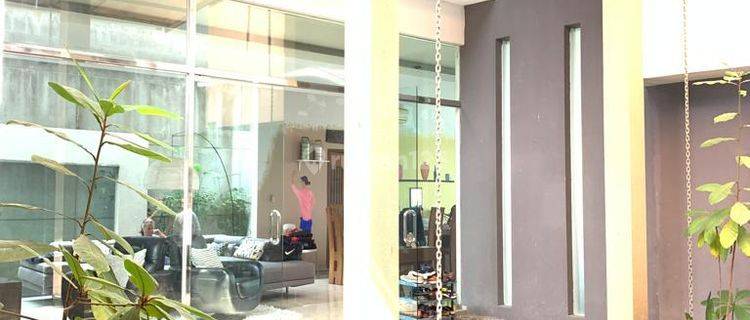 Rumah Desain Modern di Kota Baru Parahyangan 1