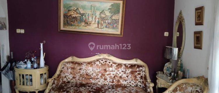 Rumah Hook Terawat di Surapati Dekat Gasibu 1