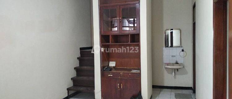 Rumah Lama Terawat Sangat Strategis di Paskal 23 1