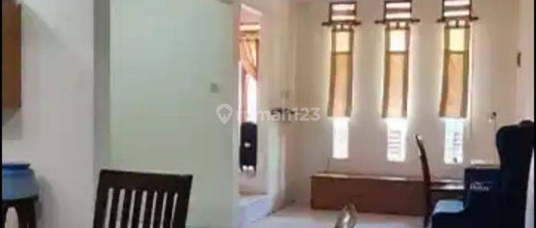 rumah nyaman strategis lokasi di turangga 1