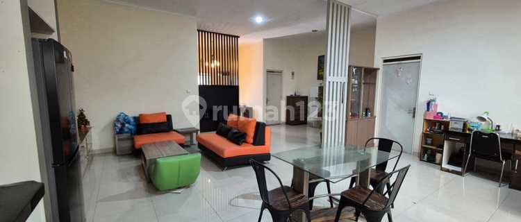 Comfortable Modern Minimalist House in Taman Kopo Indah 3 1