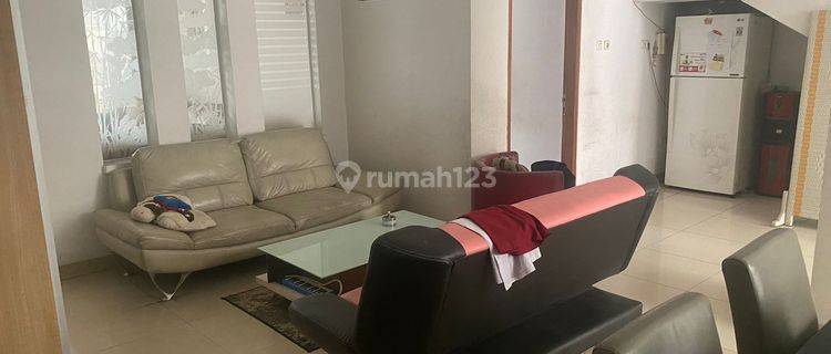 Rumah Minimalis 3 Lantai di Batununggal Cluster Favorite 1