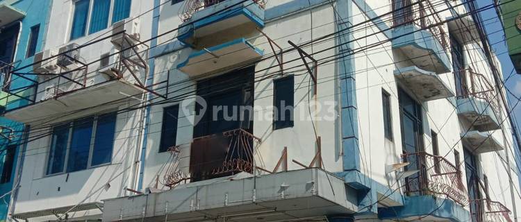 For Rent: Shop House in a Busy Location on Jl. Majapahit, Semarang 1