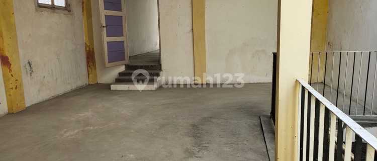 Ruko Tengah Kota di Jl. Beteng Semarang 1
