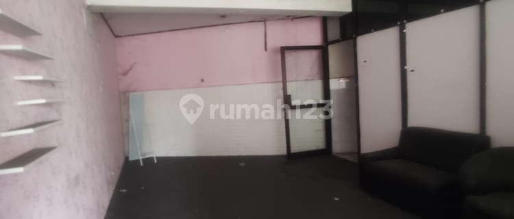 For Rent: Ready-to-Use Shop House Located on Jl. Kaligarang, Semarang 1
