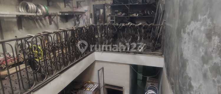 Dijual Ruko Lokasi Strategis di Jl. Mt. Haryono Semarang 1