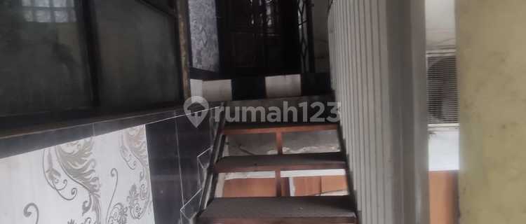 For Rent: Downtown Shop House on Jl. Kaligarang, Semarang 1