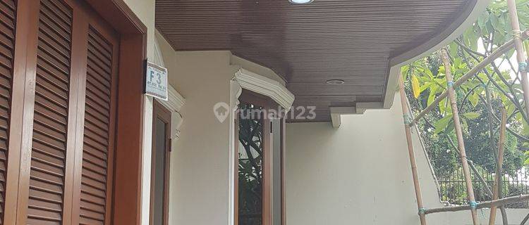 Rumah bagus  2 lantai . Tosiga Kemanggisan. Lt 286 m2. marmer jati.   1