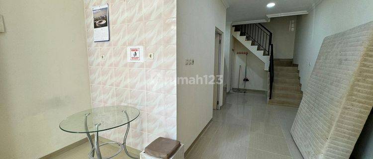 Rumah Pik Layar Permai Disewa 4x12 3 Lantai Kosongan 70JT Tahun 1