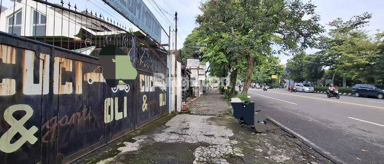GUDANG BEKAS CUCIAN MOBIL TENGAH KOTA BOYOLALI 1