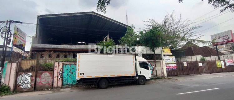 GUDANG TENGAH KOTA PASARA NONGKO DEKAT STASIUN BALAPAN 1