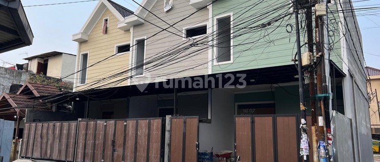 Rumah Baru Bagus Akses 2 Mobil SHM di Utan Kayu Jakarta 1