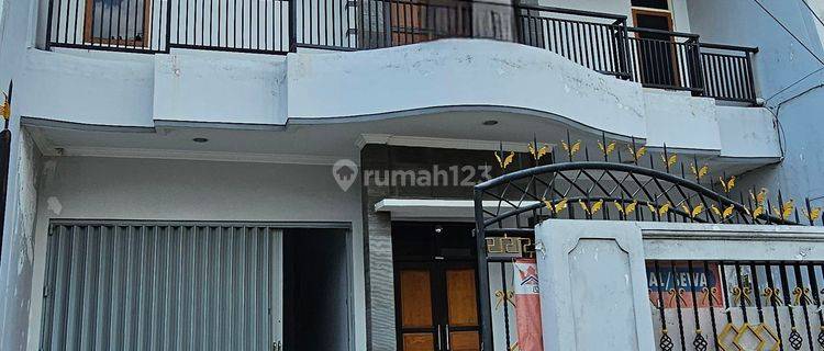 Rumah 2 Lantai Dekat Jalan Raya Gajahmada Simpang Lima Semarang 1