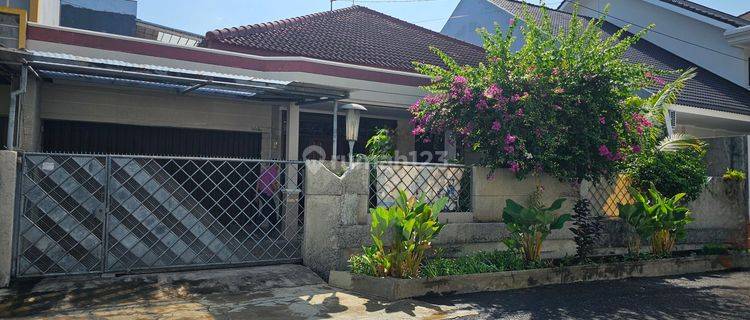 Dijual Rumah Bagus Di Brumbungan Dekat Jalan Gajahmada Dan Loyola 1