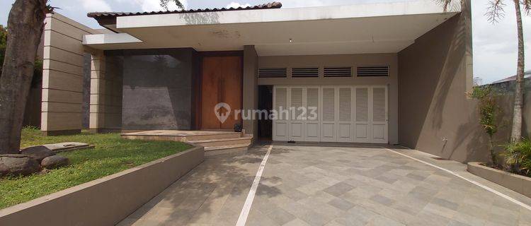 Rumah Mewah  2 Lantai SHM Cluster Candi Golf Kolam Renang Mewah 1