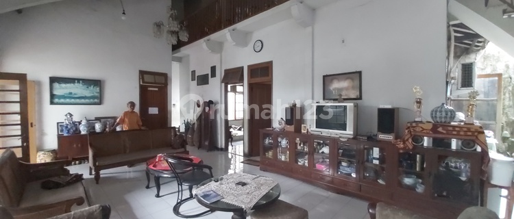 For Sale House & Boarding House on Jalan Sadewa Udinus, Semarang City. #BoardingHouseForSale #SellBoardingHouse #HouseForSale #SellHouse #HouseForSaleSemarang 1